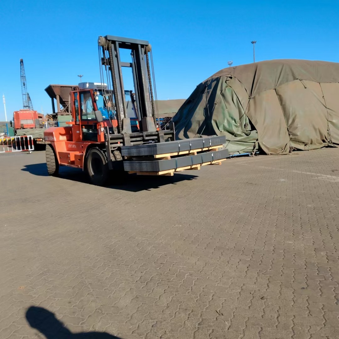 Hot rolled tear drop steel plate export to Latin American market by bulk shipment